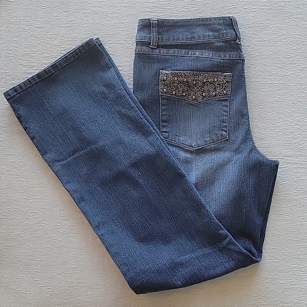 Beau DAWSON blue jeans.  Size 6.  30" inseam.